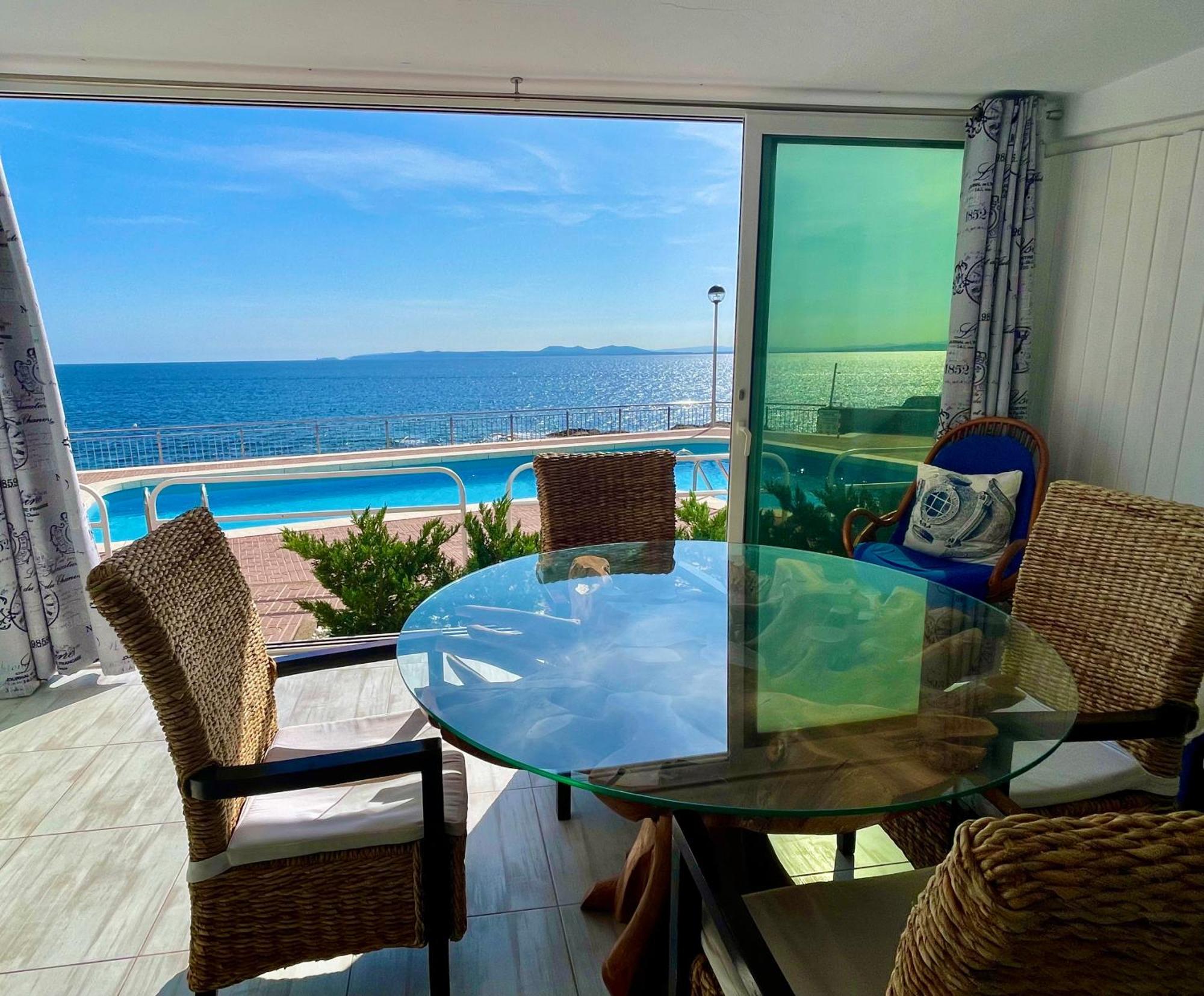 Magnifique Appartement En Front De Mer, Caneylles Росес Екстер'єр фото